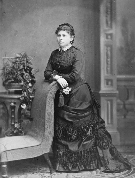 resized_redvelvet_p26E=Mrs. Otto Heppenheim.jpg